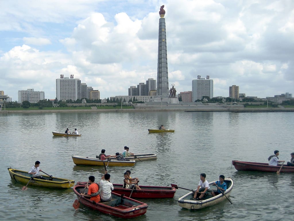 Taedong River, Pyongyang by David Stanley